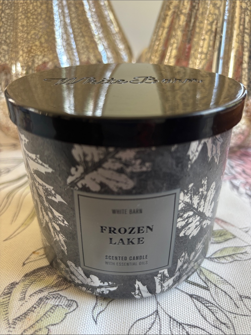 White Barn /Bath and Bodyworks Frozen Lake 3-Wick Candle Gray & Black Leaf NWT